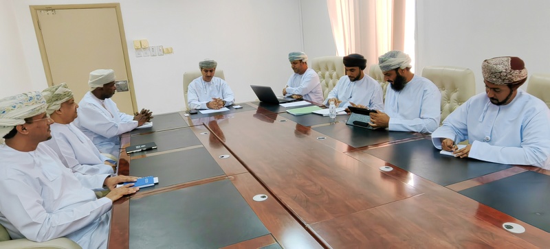 معاينة الأماكن المقترحة لتنفيذ الأستديو التعليمي بتعليمية ظفار