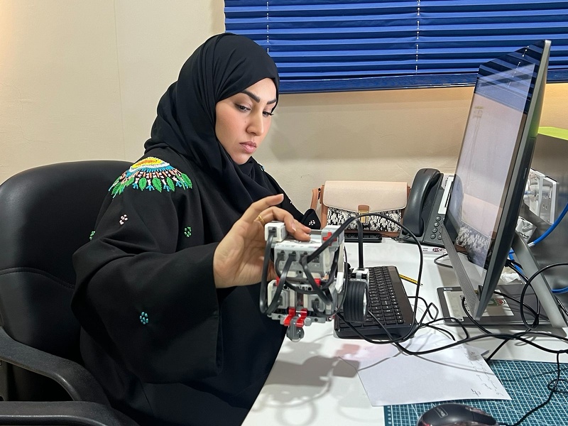 مركز الابتكار والروبوت العلمي ينفذ عدد من البرامج التدريبية في مسابقات الابتكار العلمي والروبوت والطائرات بلا طيار