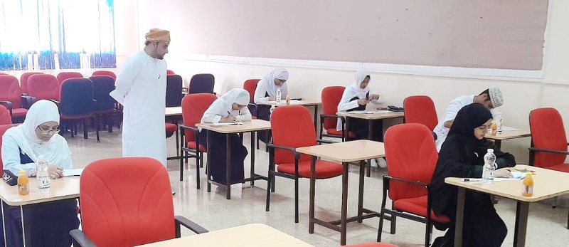 اختبار التصفية الأولى للأولمبياد العلمي الوطني الرياضيات والعلوم (8 - 9) واختبار التصفية النهائي لأولمبياد العلمي الوطني الرياضيات والكيمياء (10- 11 ) بتعليمية ظفار
