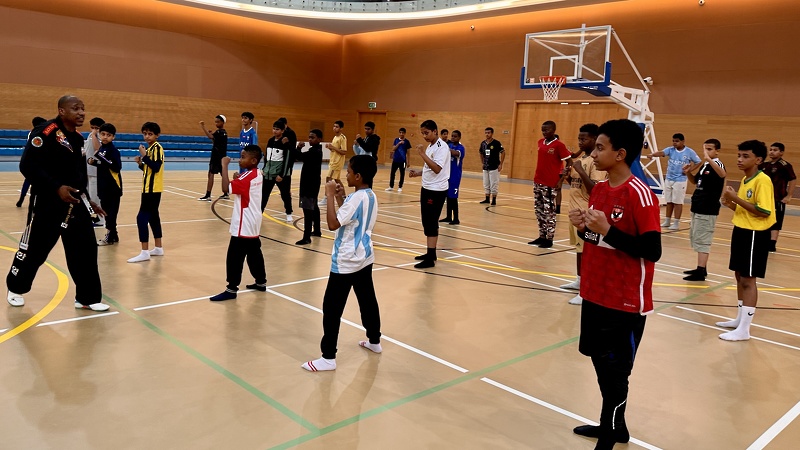 تدريب طلبة مركز ظفار الصيفي للبنين على رياضة التايكوندو