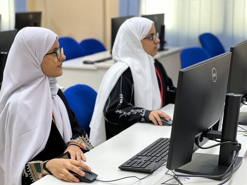 تواصل فعاليات البرنامج الصيفي للطلبة الموهوبين في محافظة ظفار