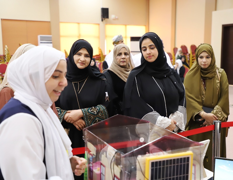 ختام معرض الابتكارات العلمية بتعليمية ظفار