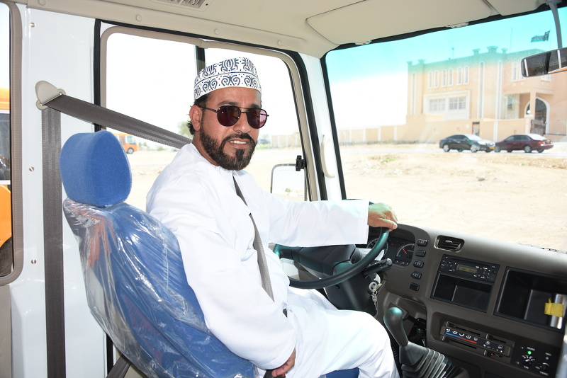 المديرية العامة للتربية والتعليم بمحافظة جنوب الشرقية تُعاين حافلات النقل المدرسي الجديدة استعداداً للعام الدراسي 2025/2026