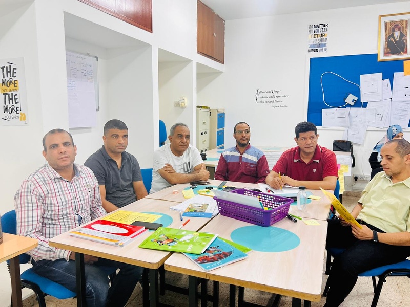 للاسبوع الثاني  تستكمل تعليمية ظفار برنامج تنمية مهارات  التفكير العليا لمعلمي العلوم والمجال الثاني 