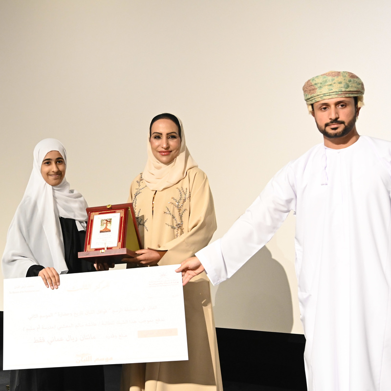 فوز مدارس خولة والسيدة ميزون وأم سليم  للتعليم الأساسي في مسابقة رسم  قوافل اللبان بمحافظة ظفار