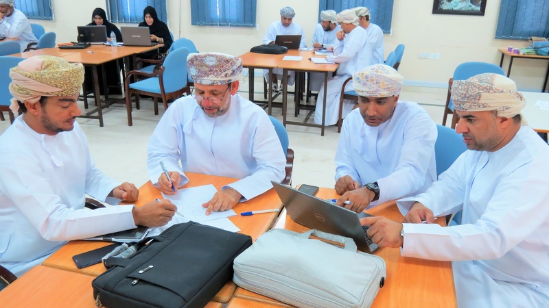 تعليمية الظاهرة تعقد ورش لإعداد خطة الإنماء المهني 2020م لفئة المعلمين  