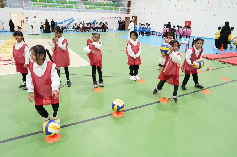 مهرجان رياضي لطلبة مدرستي مسك العلم ودرر المعارف للتعليم الأساسي