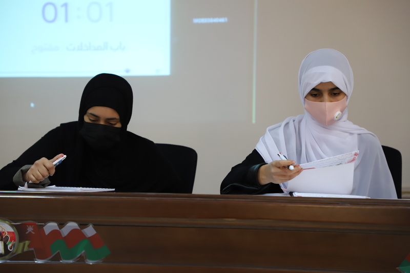 فريق مدرسة طوى أعتير يختتم مشاركته في البطولة الوطنية الخامسة للمناظرات على مستوى السلطنة