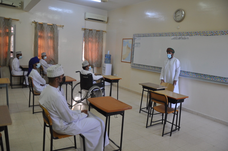 وسط إجراءات احترازية ووقائية بدء الدراسة بمدارس تعليمية محافظة الظاهرة 
