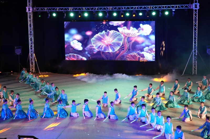 عهد ونماء أوبريت طلابي جسده طلبة مدارس تعليمية جنوب الباطنة