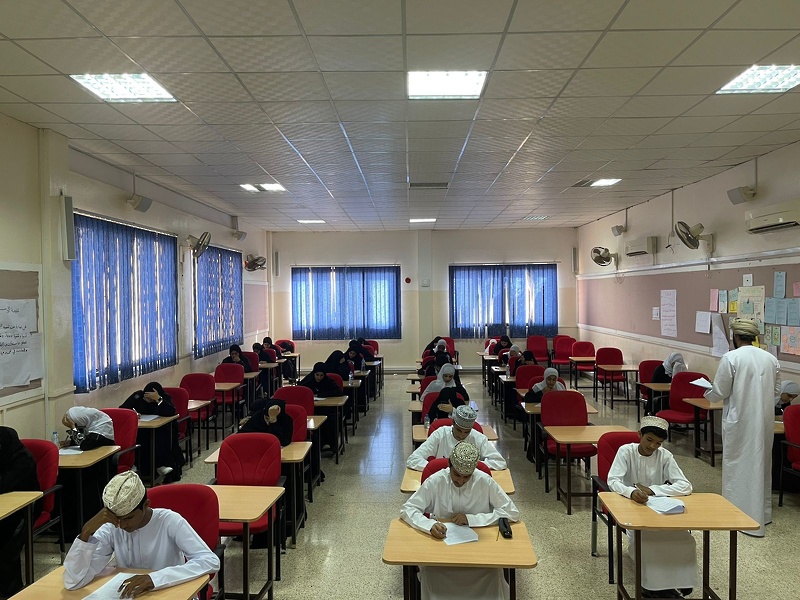 مسابقة فن الخطابة والتحدث  بالفصحى بتعليمية ظفار 