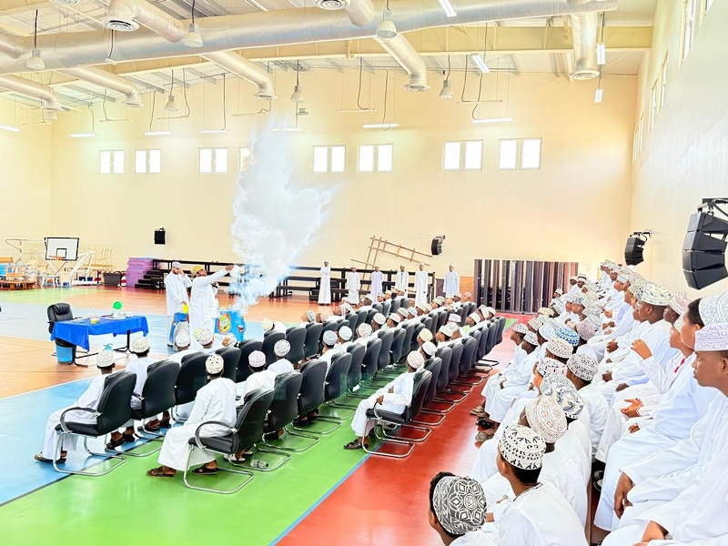 ختام فعاليات معرض القبة الفلكية المتنقلة بمدارس تعليمية ظفار