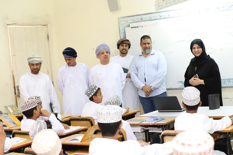 المديرة العامة لتعليمية ظفار تزور عدد من مدارس الشريط الجبلي بولاية صلالة
