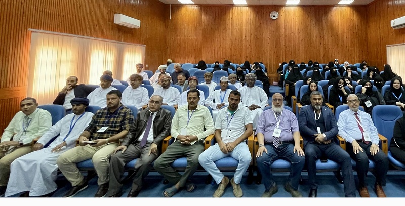 تنفيذ ملتقى معلمي اللغة الانجليزية بتعليمية ظفار 