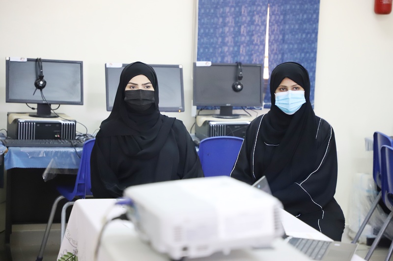 تعليمية ظفار تنظم  برنامجاً  انمائيا لتبادل زيارات مديرات مدارس مكاتب الإشراف التربوي بمدرسة السان للتعليم الأساسي(1-12)