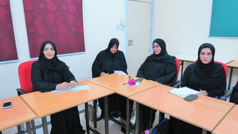 التحضير لمهرجان عمان للعلوم والأسبوع الوطني للعلوم والتكنولوجيا بتعليمية الظاهرة