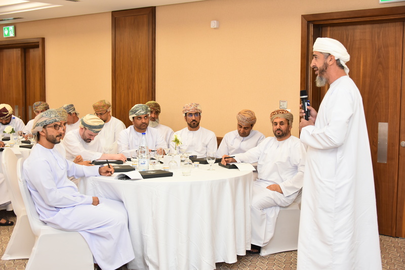 تنظيم لقاء حول الإجادة  والتطوير بتعليمية محافظة الظاهرة