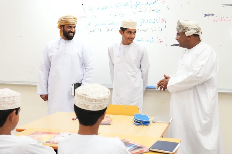 مدير عام تعليمية جنوب الشرقية يطلع على سير العملية التعليمية بمدرستي العباس بن عبدالمطلب وعقبة بن نافع