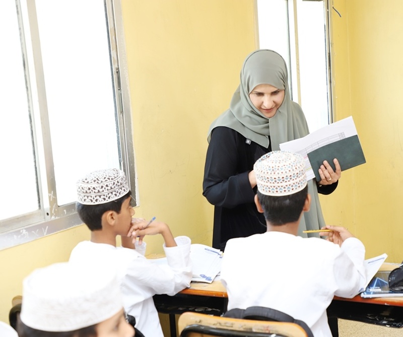 المكلفة بأعمال المدير العام تقوم بزيارة تفقدية لمشروع  مدرسي  بمنطقة عوقد وتزور مدرسة الامام الغزالي للتعليم الأساسي