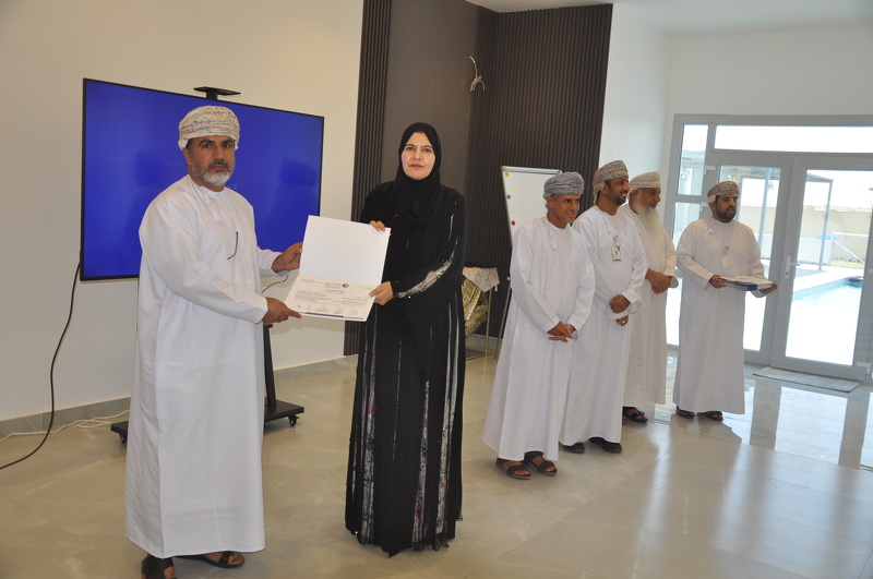  الاحتفال باختتام  حلقة عمل حول الإبداع والابتكار لمواكبة رؤية عمان 2040 لرؤساء الأقسام والموظفين بتعليمية محافظة الظاهرة