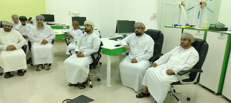  تنظيم حلقة عمل حول الإنعاش القلبي الرئوي للموظفين بتعليمية محافظة الظاهرة 