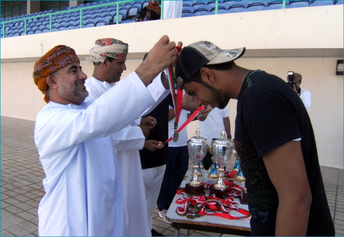 بمشاركة  908 طالب  ختام مثير لمسابقة السباحة لمدارس تعليمية مسقط