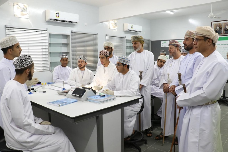 افتتاح مدرسة الشيخ جاعد بن خميس الخروصي (9-12) بتعليمية جنوب الباطنة  