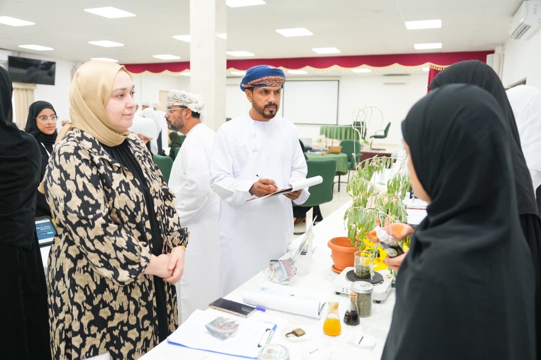 تعليمية جنوب الشرقية تقيّم 69 مشروعًا ابتكاريًا من 31 مدرسة في مسابقات الابتكارات العلمية والروبوت والذكاء الاصطناعي
