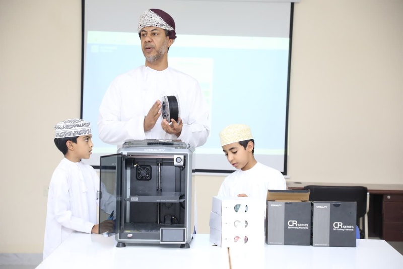 بدء الفعاليات التدريبية للبرنامج الصيفي لطلبة المدارس (صيفي تعلّم وابتكار) بتعليمية جنوب الباطنة
