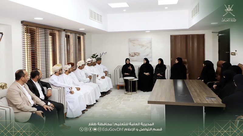 تعليمية ظفار تحتفي بيوم المعلم العُماني وتكرّم الكفاءات التربوية والطلبة المتميزين