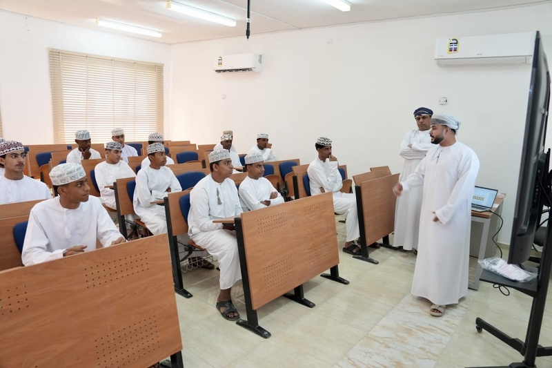 تعليمية جنوب الشرقية تُنظم زيارة لطلبة التعليم المهني والتقني إلى 