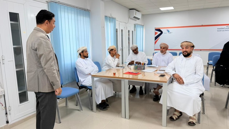 دائرة التدريب المهني للمعلمين بصور تستعرض 