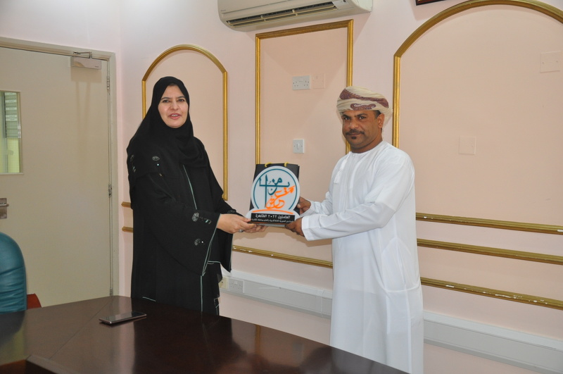  الاحتفال بتكريم أعضاء فريق لجنة معرض المزايا الأول بتعليمية محافظة الظاهرة