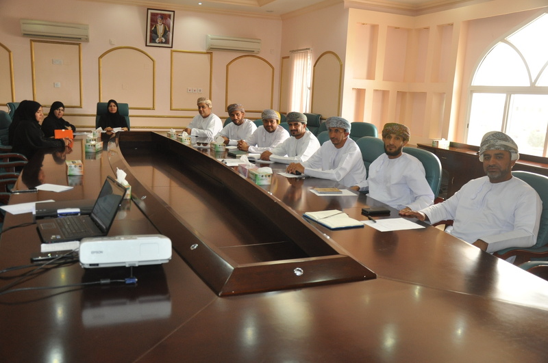 مناقشة مستجدات برنامج التنمية المعرفية بتعليمية محافظة الظاهرة 