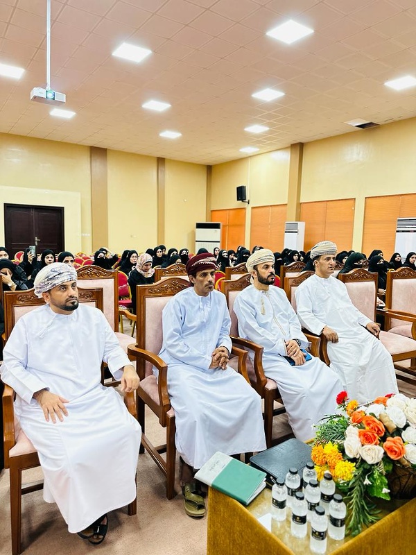 الزيارة التخصصية لفريق وحدة إشراف المجال الأول بدائرة إشراف العلوم الإنسانية بالمديرية العامة للإشراف التربوي، لمحافظة ظفار