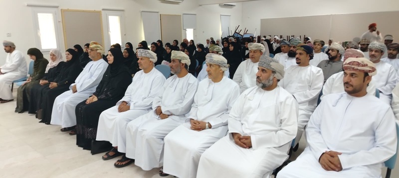 الاحتفال بتكريم المدارس والطلبة الحاصلين على المراكز الأولى في المسابقات والأنشطة التربوية بتعليمية محافظة الظاهرة