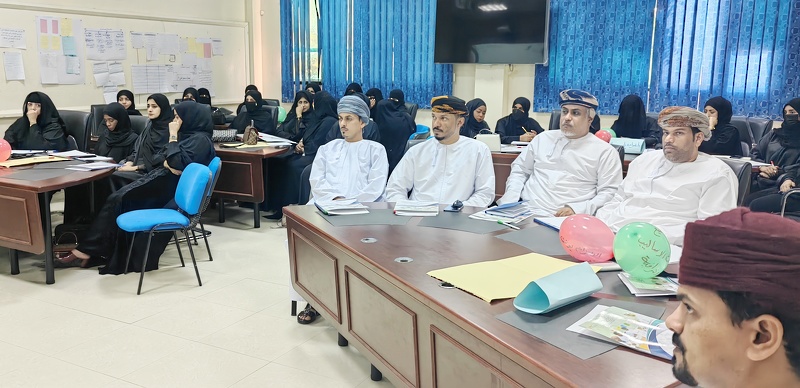 توظيف التقنية  والأستراتيجات  القيادية لمديري المدارس ومديراتها ومساعديهم