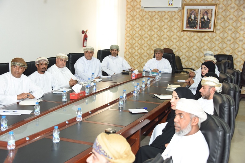 فريق التخطيط بوزارة التربية والتعليم يناقش الخطة الخمسية الحادية عشرة مع مسؤولي تعليمية جنوب الشرقية