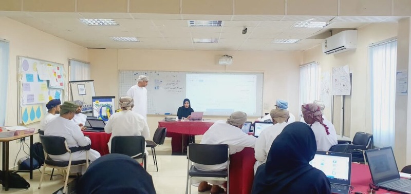 برنامج تدريبي عن أهمية استخدام التقنيات الحديثة بشمال الباطنة