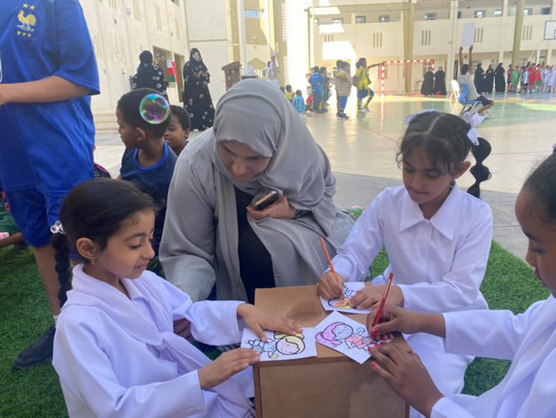 إقامة فعاليات اليوم الرياضي الموحد بمدارس تعليمية ظفار