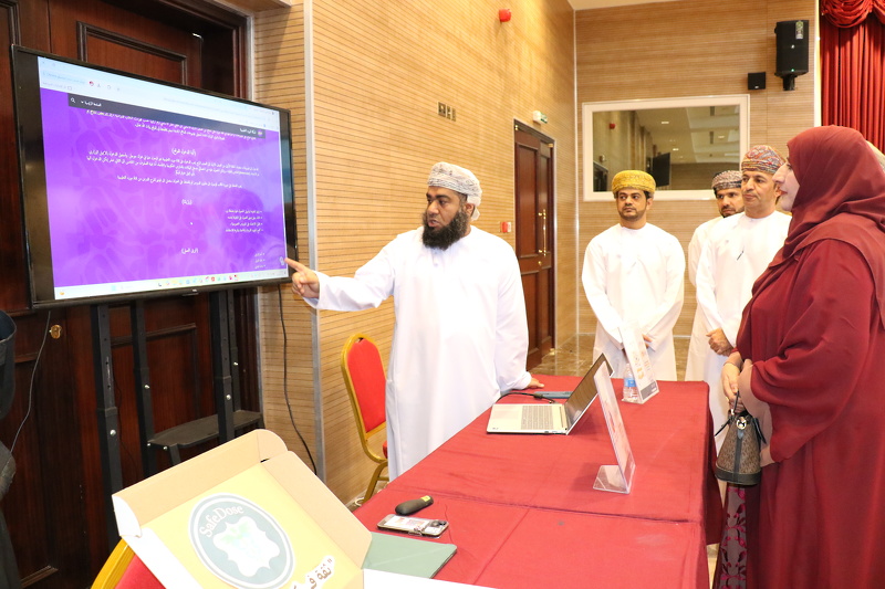 ختام برامج الأسبوع الوطني للعلوم والتكنلوجيا والهندسة والرياضيات بتعليمية جنوب الباطنة