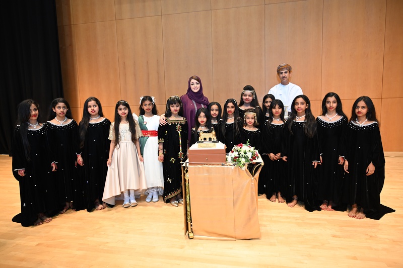 المديرية العامة للتربية والتعليم بمحافظة ظفار تحتفل بتكريم الطلبة المجيدين في التحصيل الدراسي