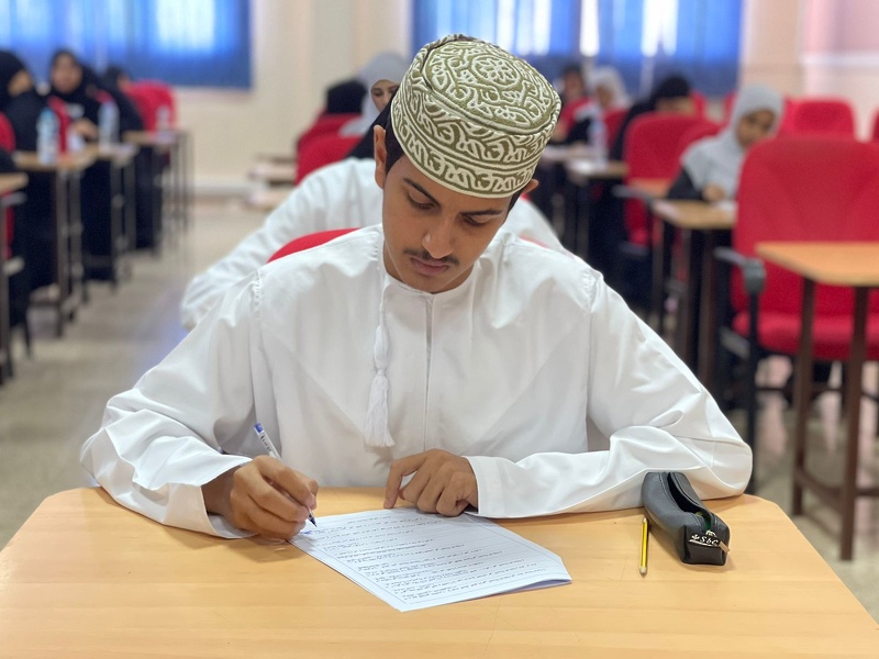 مسابقة فن الخطابة والتحدث  بالفصحى بتعليمية ظفار 