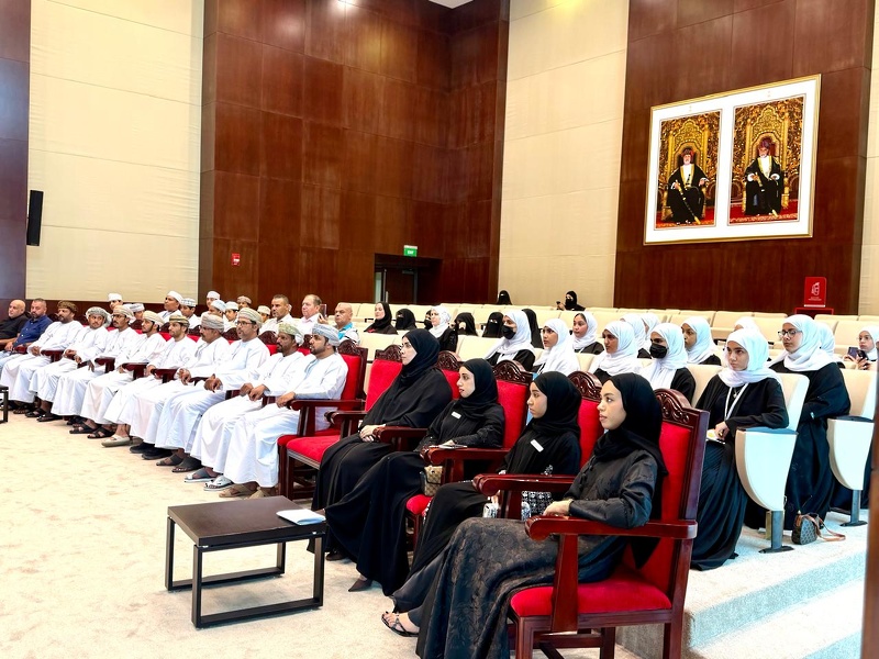 تعليمية ظفار تختتم البرنامج الصيفي للطلبة الموهوبين