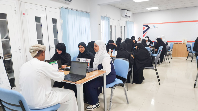 طلاب مدارس تعليمية جنوب الشرقية  يتنافسون في 