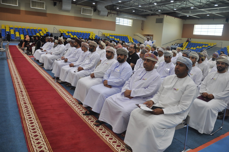 بمناسبة يوم المعلم تعليمية محافظة الظاهرة تكرم المعلمين والمعلمات والوظائف المرتبطة بهم 