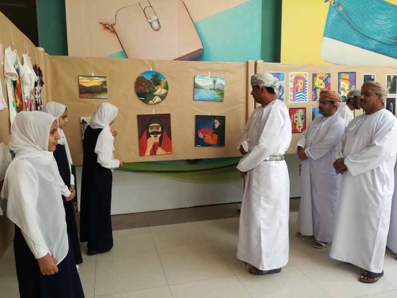 تحت شعار الفنون تغرد مدرسة اسماء بنت الصلت  بعبري  تنظم معرضاً فنياً ضمن ملتقى همم بالتواصل ترتقي 