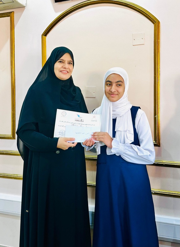 تعليمية محافظة الظاهرة تكرم فريق مدرسة مقنيات الحاصل على المركز الأول في مسابقة السيارات اللاسلكية ذاتية القيادة