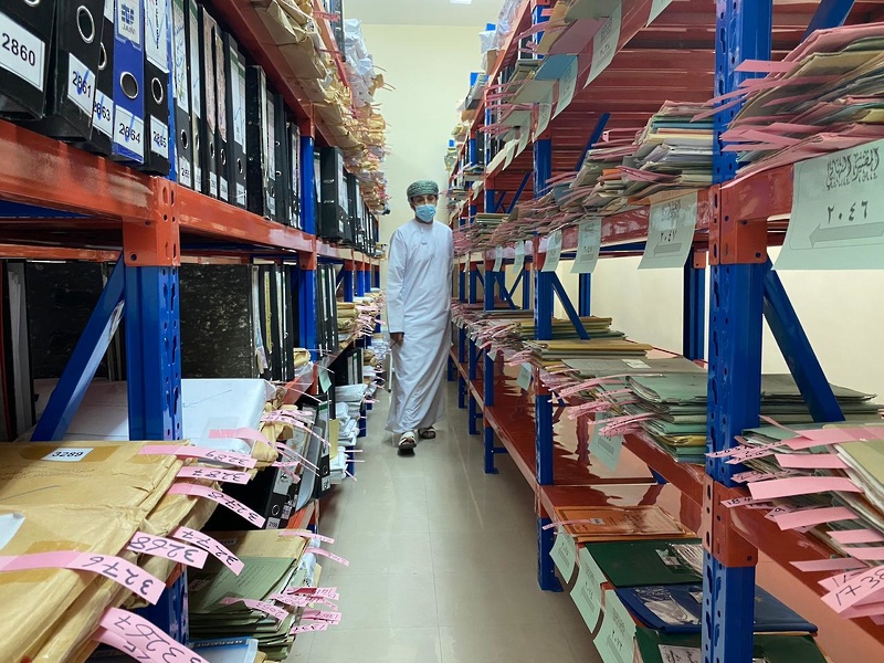 الفريق المشترك بالهيئة العامة للوثائق والمحفوظات الوطنية وزارة التربية يزور تعليمية محافظة الظاهرة 