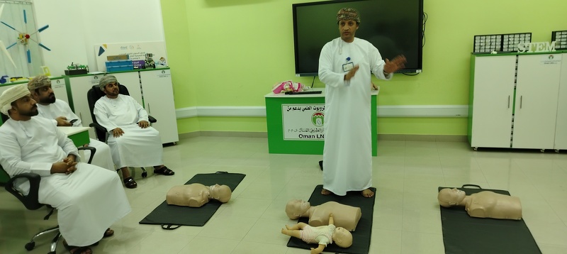  تنظيم حلقة عمل حول الإنعاش القلبي الرئوي للموظفين بتعليمية محافظة الظاهرة 